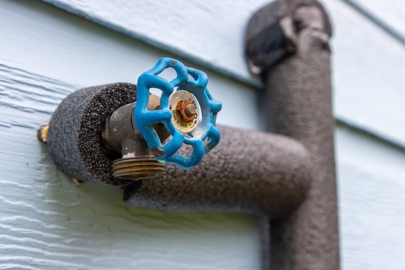 faucet outside pipe insulation